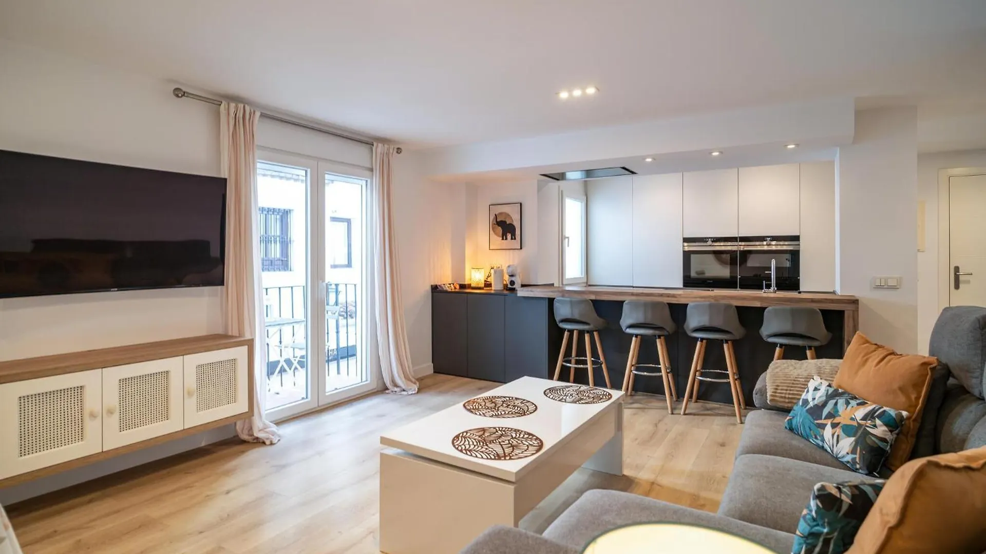 2 Bedroom Amazing Apartment In Torremolinos